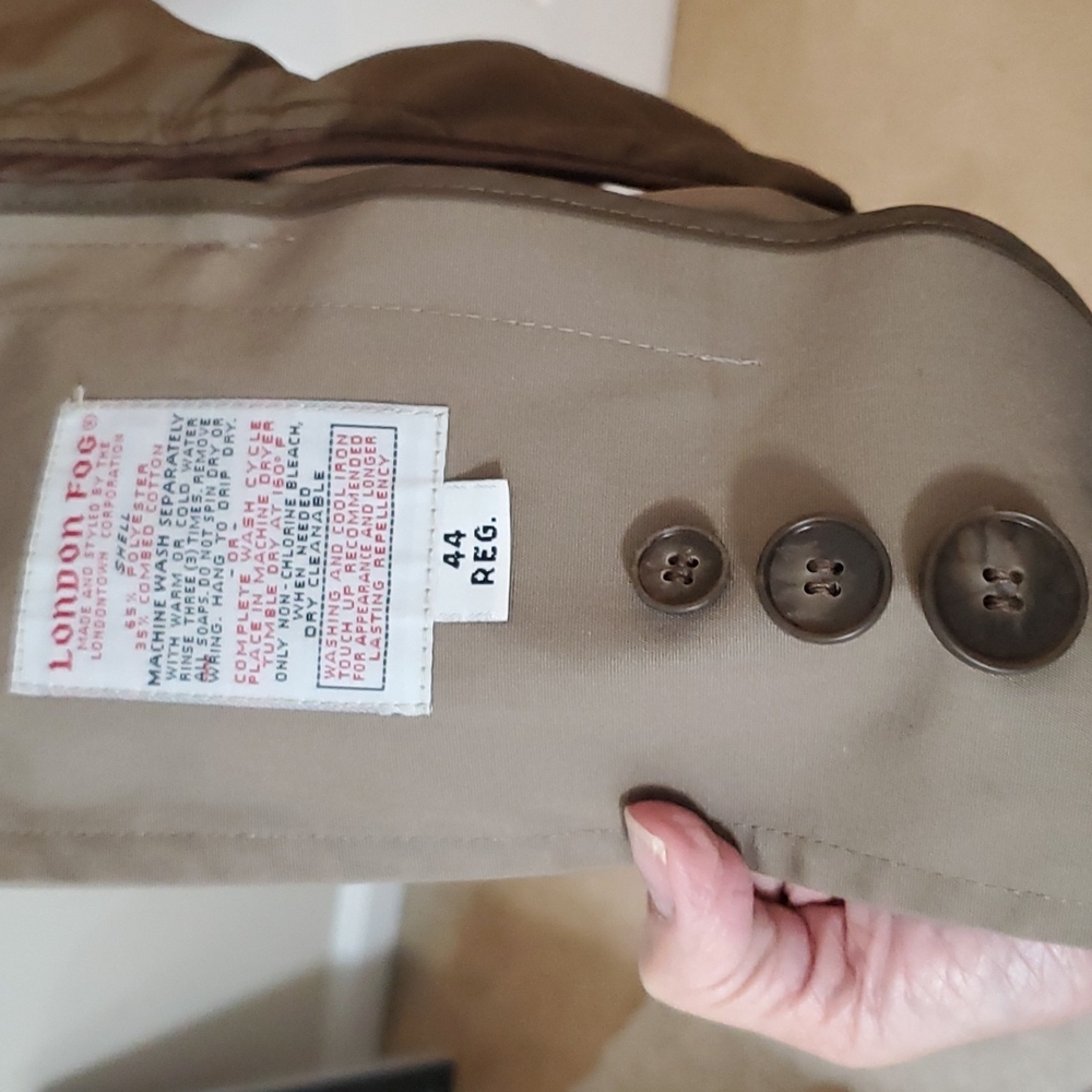 Men's Vintage London Fog Meade Short Trench Coat - Picture 3 of 12